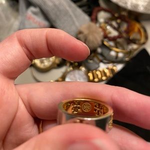 Tory burch ring size 7